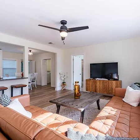 Clearwater Hideaway W Huge Lap Pool 7 Min To Beach